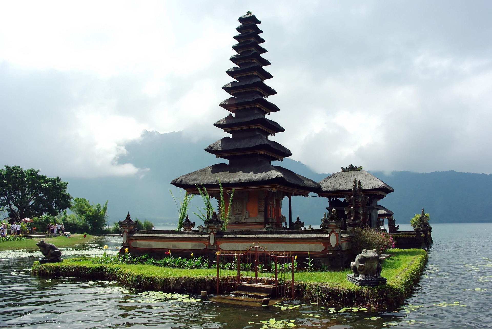 Pura di danau
